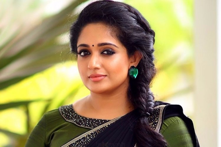 കാവ്യ മാധവനെ ചോദ്യം ചെയ്യുന്നു