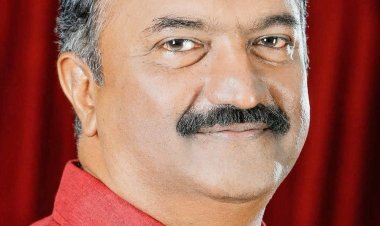 കാറിന്റെ ടയർ പൊട്ടിത്തെറിച്ച് അപകടം;ധനമന്ത്രി രക്ഷപ്പെട്ടത് അദ്ഭുതകരമായി