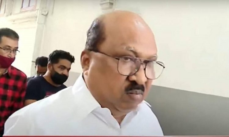 മുഖ്യമന്ത്രിക്കൊപ്പം ഇഫ്താര്‍; പ്രതിപക്ഷ നേതാവിനെതിരെ എഐസിസിക്ക് പരാതി നല്‍കി തോമസ് 