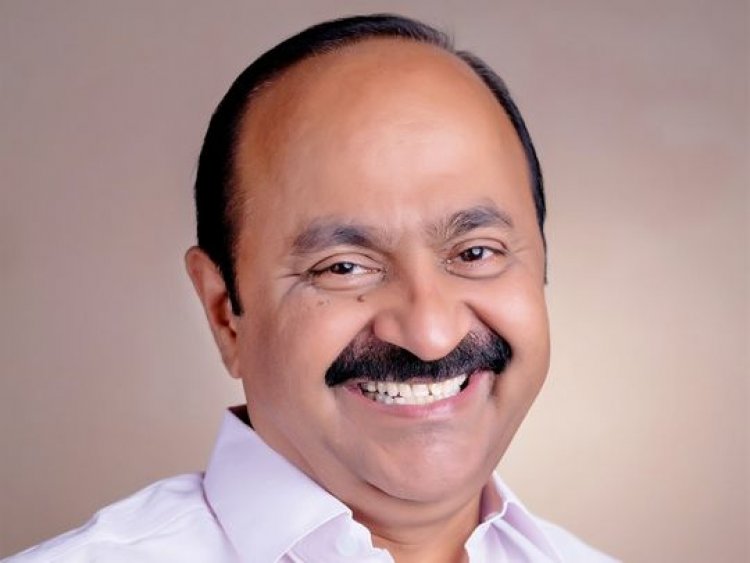 ഇറച്ചിവെട്ടുയന്ത്രത്തിൽ സ്വർണക്കടത്ത് കേസിൽ അറസ്റ്റിലായ ഷാബിൻ ഡി വൈ എഫ് ഐ നേതാവ്: വി ഡി സതീശൻ