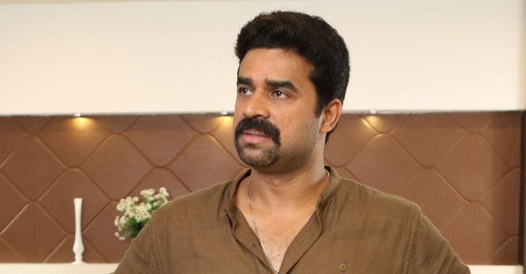 ഒളിത്താവളം കണ്ടെത്തി; വിജയ് ബാബുവിനെ പൊക്കാന്‍ പൊലീസ് പറക്കുന്നു