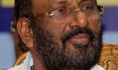 ഡൊമനിക് പ്രസന്റേഷന്‍ പുറത്തേയ്ക്ക് 
