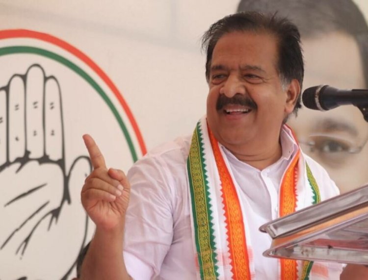 വിലക്കയറ്റത്തിൽ കോൺ​ഗ്രസ് പ്രതിഷേധം ശക്തം, തിരുവനന്തപുരത്ത് ചെന്നിത്തലയുടെ നേതൃത്വത്തിൽ നൂറു കണക്കിനു നേതാക്കൾ അറസ്റ്റ് വരിക്കും