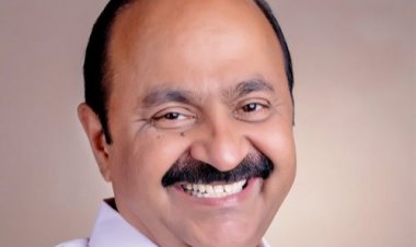 ആഗസ്റ്റ് 14 ന് അർധരാത്രി നിയമസഭയുടെ പ്രത്യേക സമ്മേളനം വിളിക്കണം : വി ഡി സതീശൻ