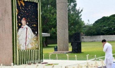 നാടിനെ നഷ്ടപ്പെടുത്തില്ല; പിതാവിന്റെ ഓര്‍മയില്‍ തലകുനിച്ച് രാഹുല്‍