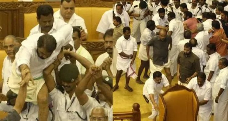 നി​യ​മ​സ​ഭാ കൈയ്യാ​ങ്ക​ളി കേ​സ്: വി​ചാ​ര​ണ സ്റ്റേ ​ചെ​യ്യാ​നാ​കി​ല്ലെ​ന്ന് ഹൈ​ക്കോ​ട​തി
