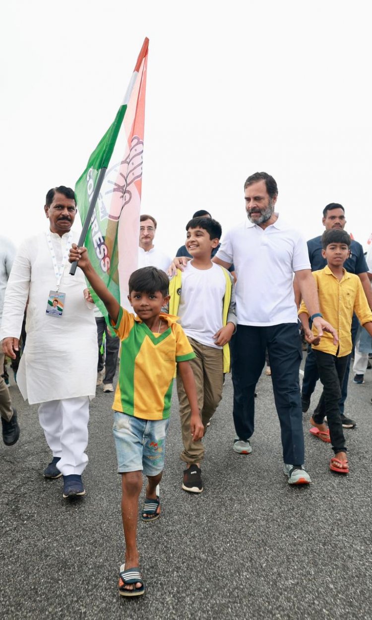 ഒപ്പം നടന്നും ചിത്രമെടുത്തും കഥകൾ പറഞ്ഞും കുട്ടികൾ, കൂട്ടുകാരനായി രാഹുൽ ​ഗാന്ധി