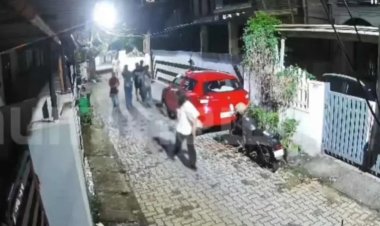 കൊച്ചി കലൂരിൽ റോഡിലൂടെ നടന്നു പോകുകയായിരുന്ന  പെൺകുട്ടികളെ ആക്രമിച്ച സംഭവം; മൂന്ന് പേർ പിടിയിൽ. #Kochi #Kaloor #Women