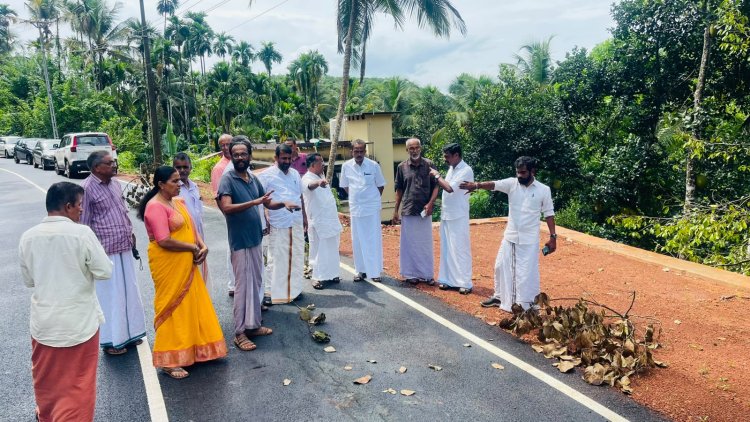 കാസർകോട് ജില്ലയിലെ പൊയ്നാച്ചി–ബന്തടുക്ക റോഡിൽ 30 മീറ്ററോളം  നീളത്തിൽ വിള്ളൽ രൂപപ്പെട്ടു. ഉദുമ എംഎൽഎ കെ. നീലകണ്ഠൻ സന്ദർശിച്ചു.
