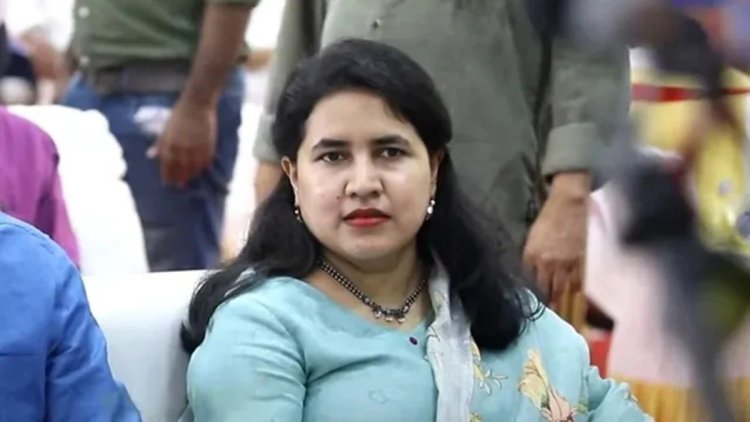 നാളെ ഇ.ഡി.ക്ക് മുന്നിൽ ഹാജരാകില്ല; ആരോഗ്യപ്രശ്നങ്ങൾ ചൂണ്ടിക്കാട്ടി വീണ അവധി തേടി.